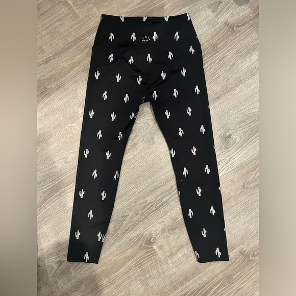 Beyond Yoga Leggings with Foil Cactus Design - Picture 3 of 6
